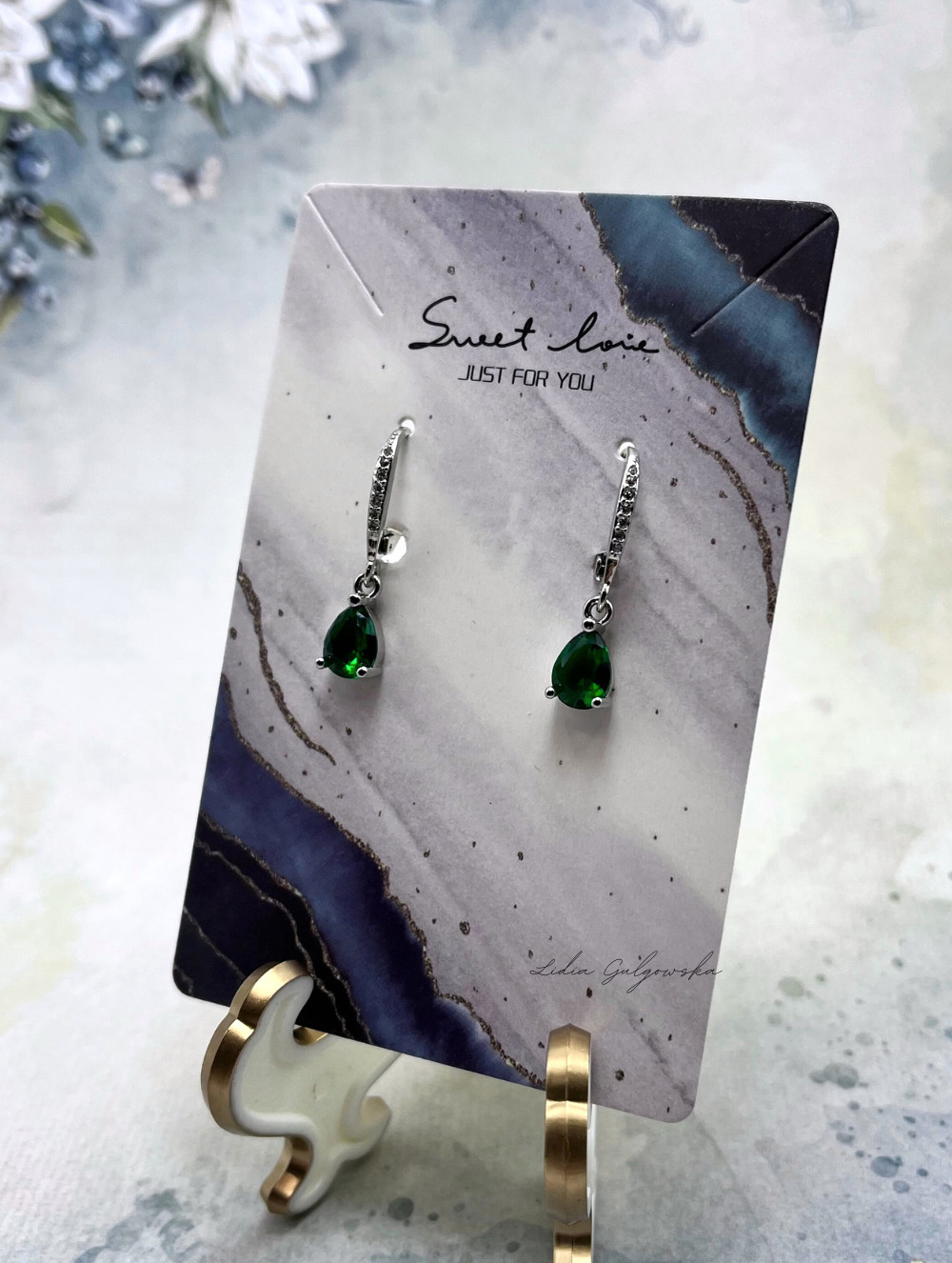 Kolczyki z cyrkoniami – eleganckie i nowoczesne