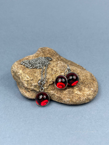 Modna kolekcja biżuterii z kaboszonami