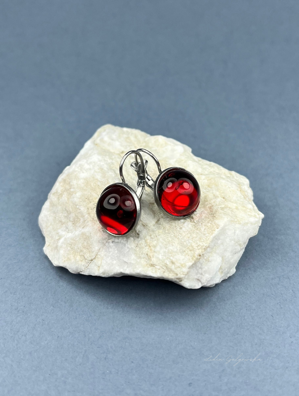 Modna kolekcja biżuterii z kaboszonami