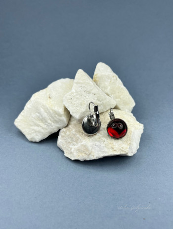 Modna kolekcja biżuterii z kaboszonami