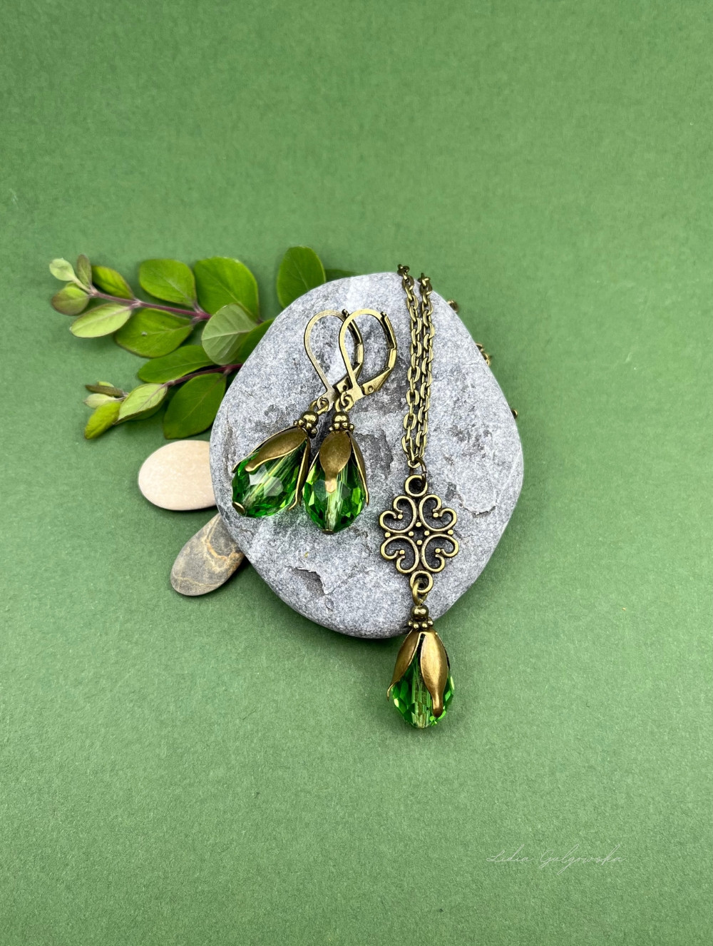 Kropla z Fasetowanymi Kryształkami - Wybór Koloru