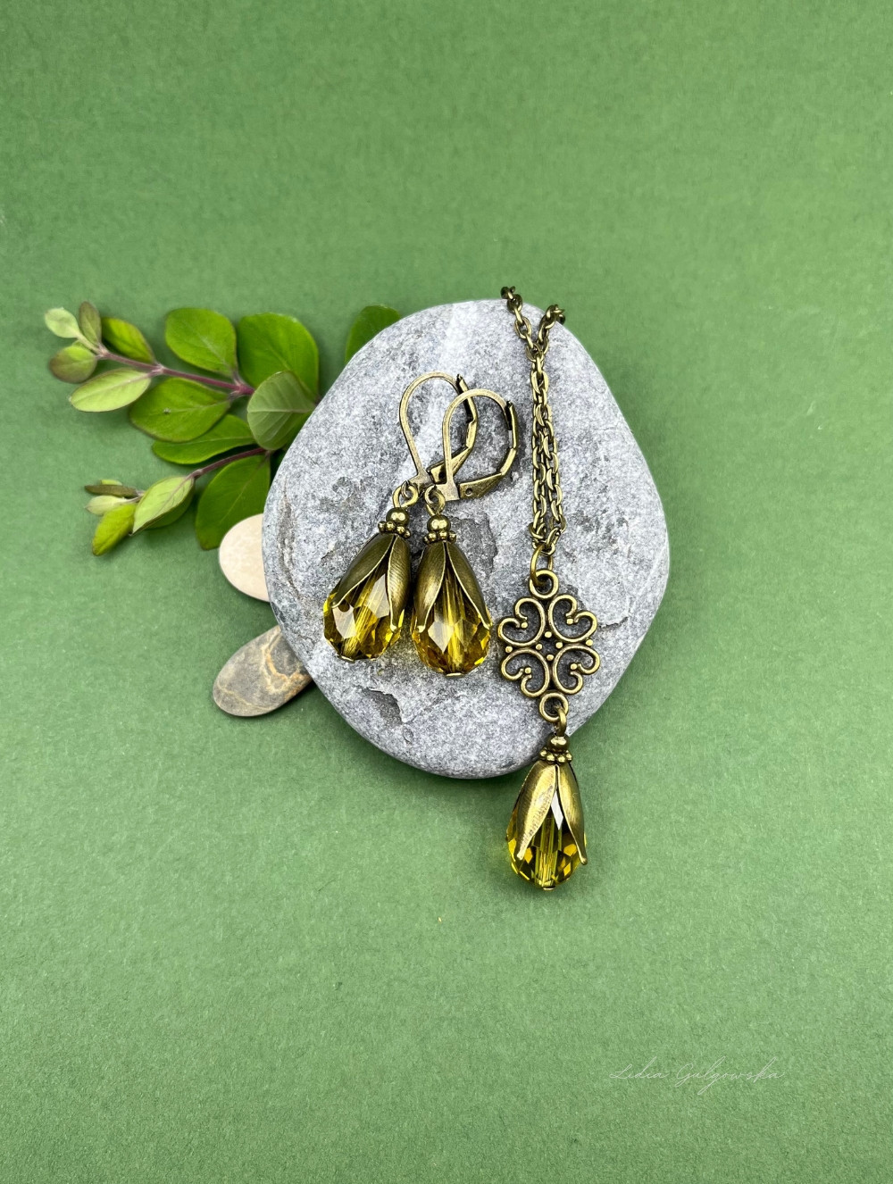 Kropla z Fasetowanymi Kryształkami - Wybór Koloru