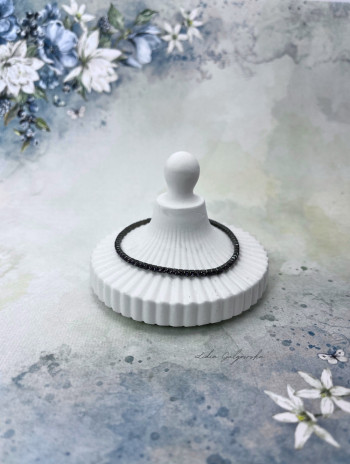 Bransoletka z cyrkoniami na gumce – uniwersalna i elegancka